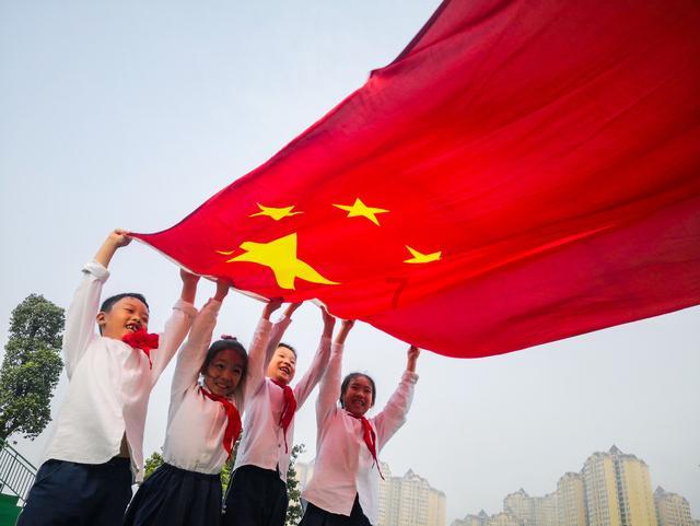 beats x耳机线上被圆珠笔写过字了。擦不掉。怎么办？拿免洗除污渍的喷剂，白酒都试了。游戏画面